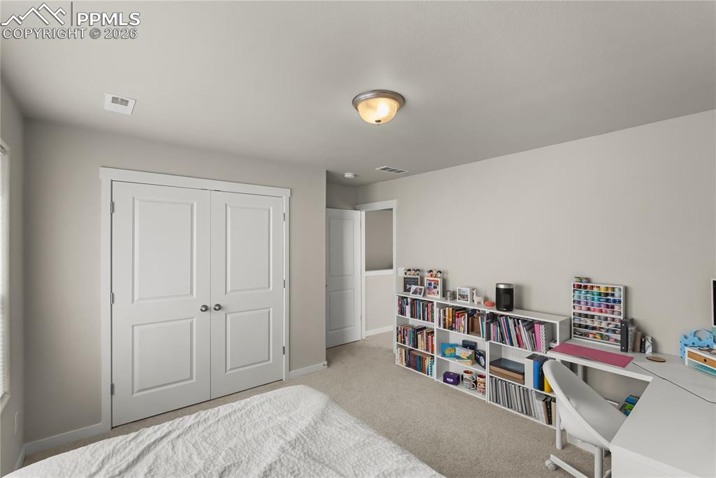 Image 14 of 37: Bedroom