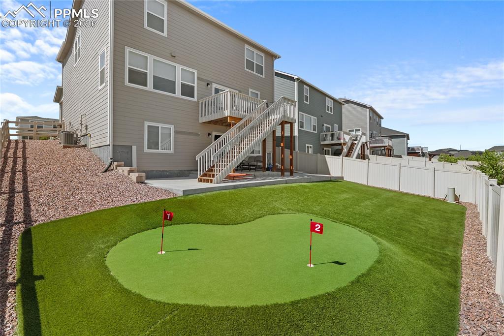 Image 32 of 37: Back of Structure