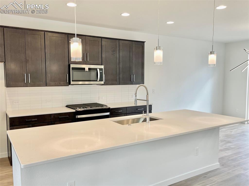 Image 11 of 22: Kitchen