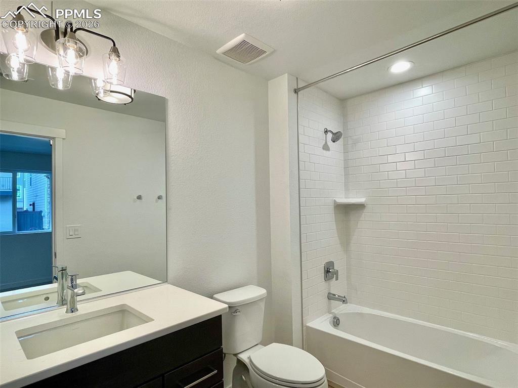 Image 2 of 22: Bathroom