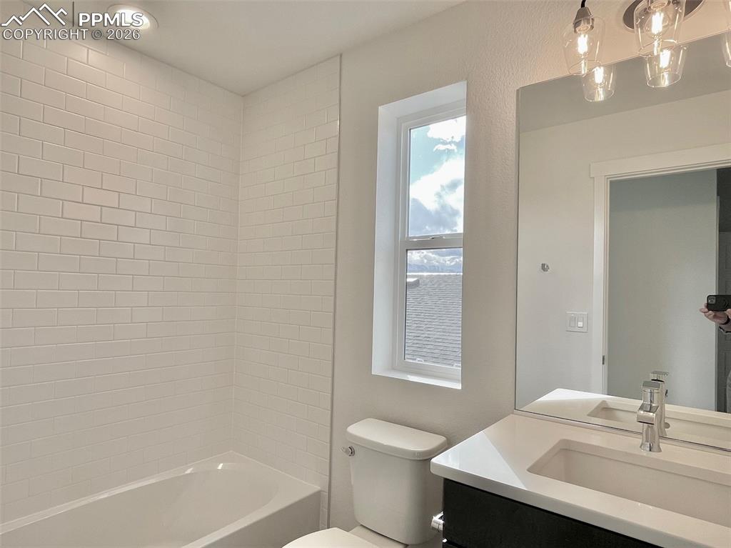 Image 3 of 22: Bathroom