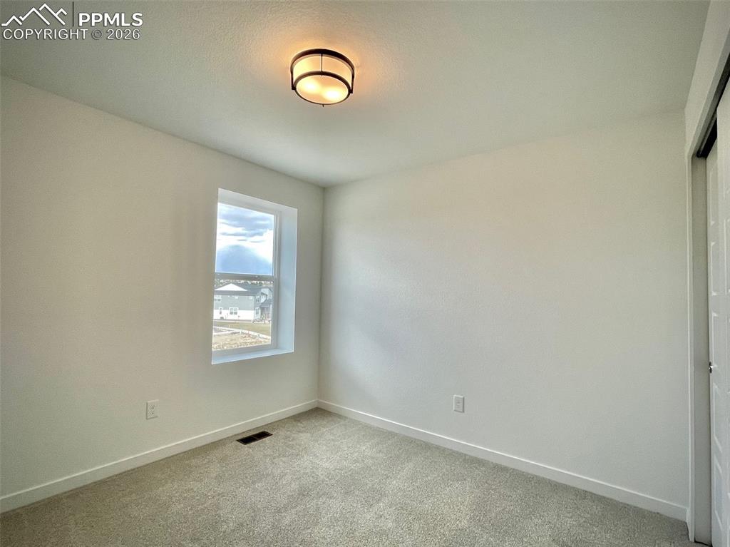 Image 6 of 22: Bedroom