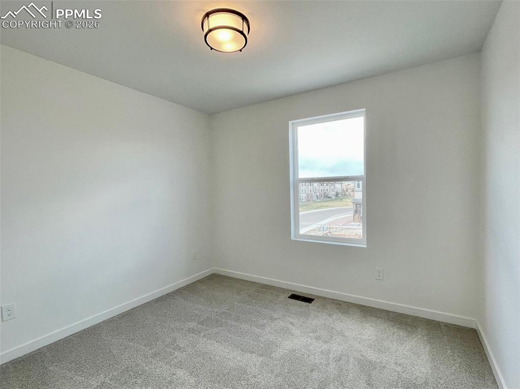 Image 7 of 22: Bedroom