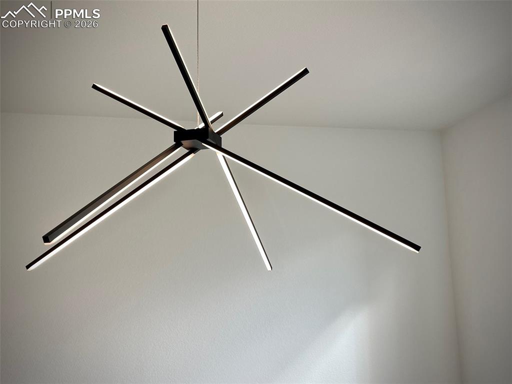 Image 8 of 22: Dining Area