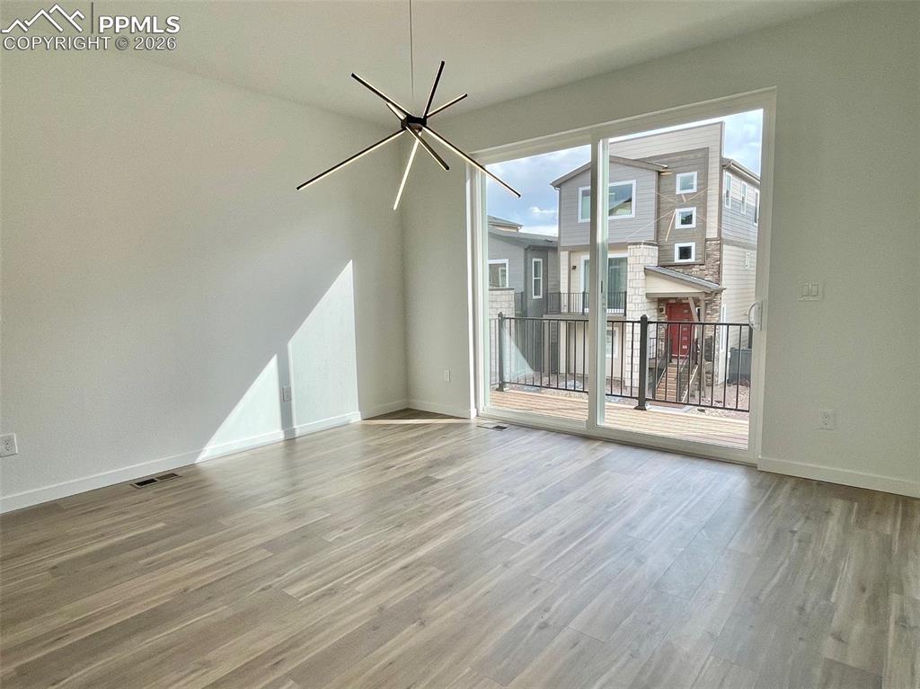 Image 9 of 22: Dining Area