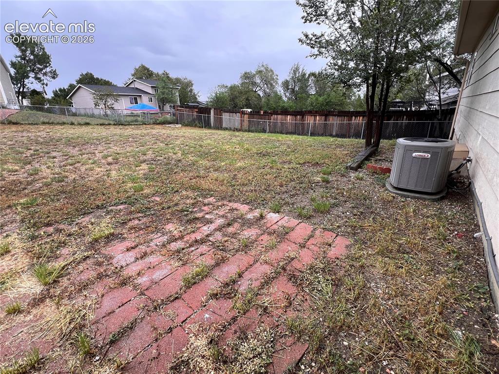Image 24 of 24: Yard