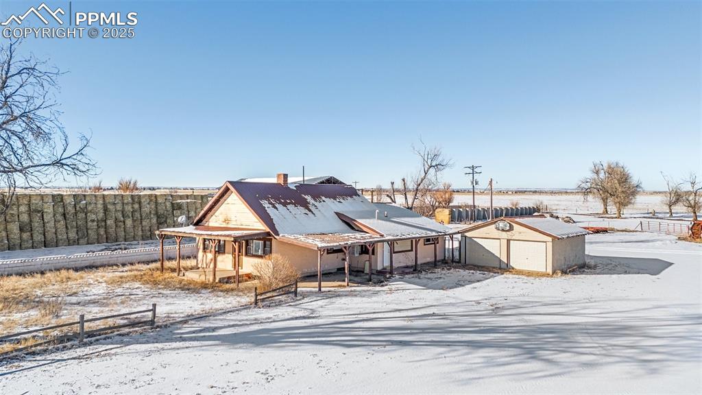 Image 7 of 20: Back of Structure