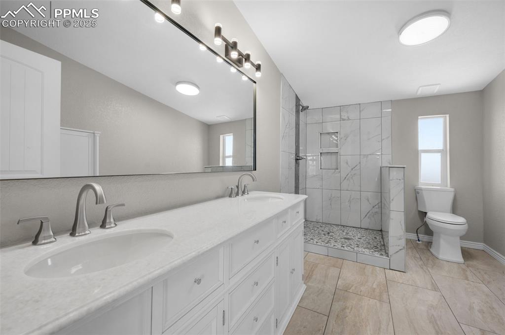 Image 4 of 39: Bathroom