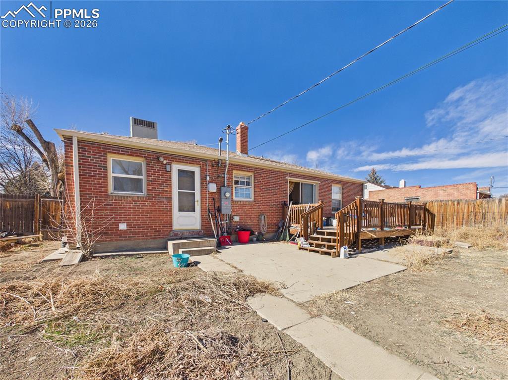 Image 24 of 26: Back of Structure