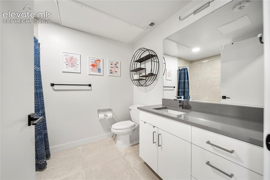Image 10 of 29: Bathroom