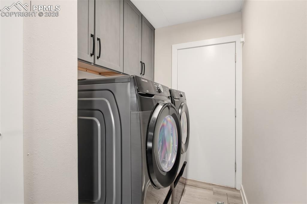 Image 16 of 21: Laundry