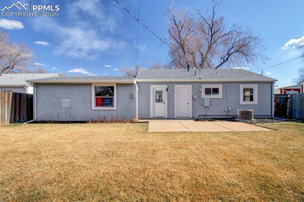 Image 19 of 21: Back of Structure