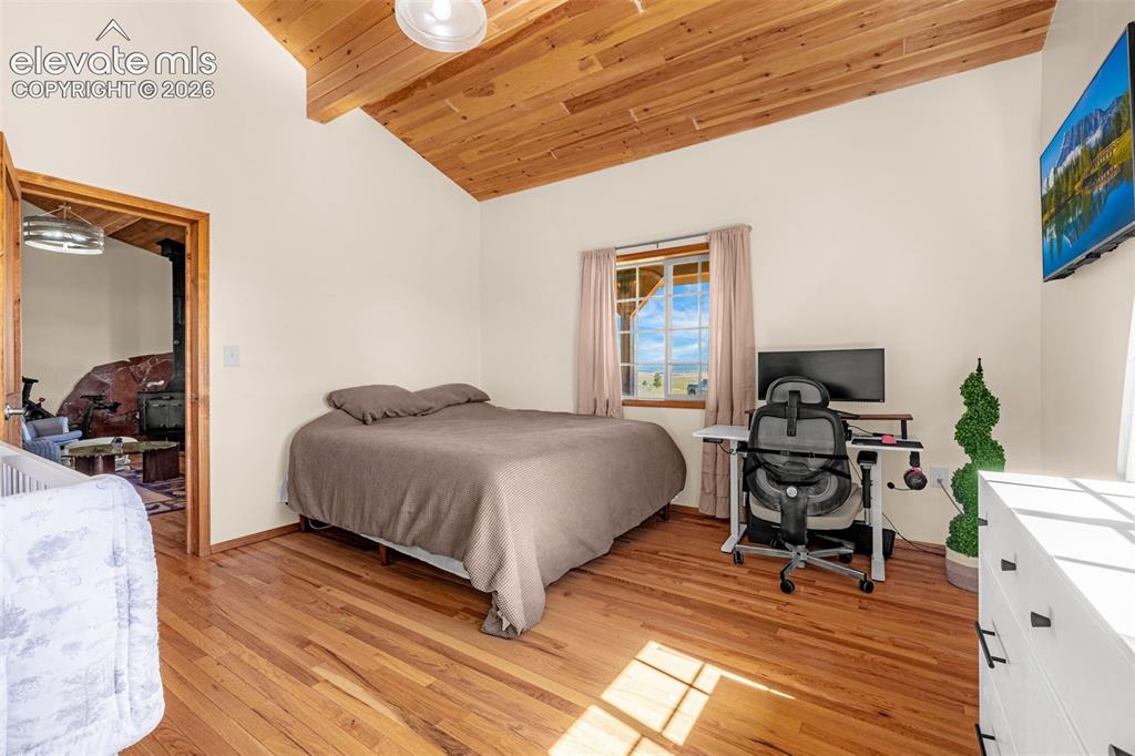 Image 20 of 48: Bedroom