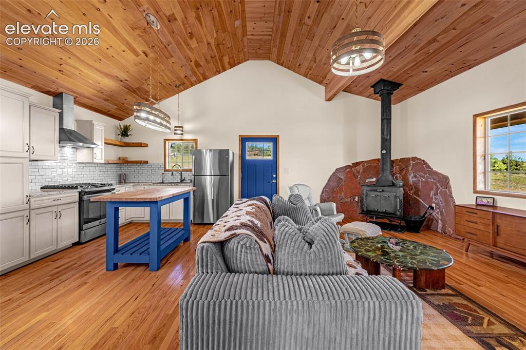 Image 8 of 48: Living Room