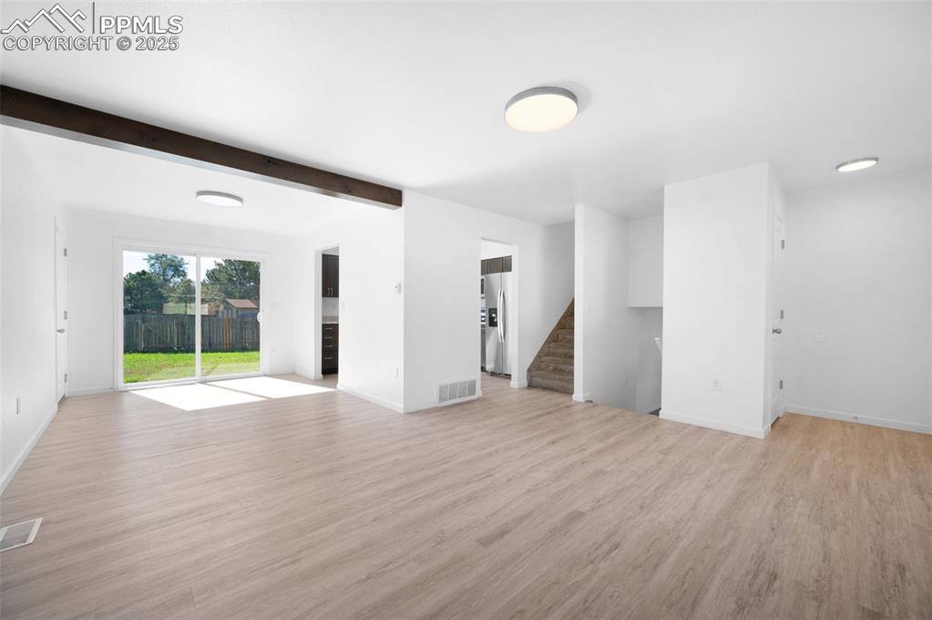 Image 6 of 32: Living Room
