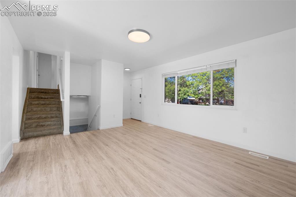 Image 9 of 32: Living Room