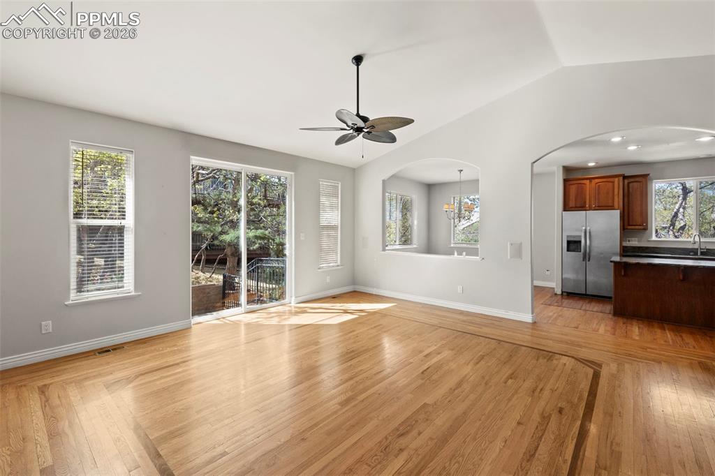 Image 18 of 50: Virtually Staged