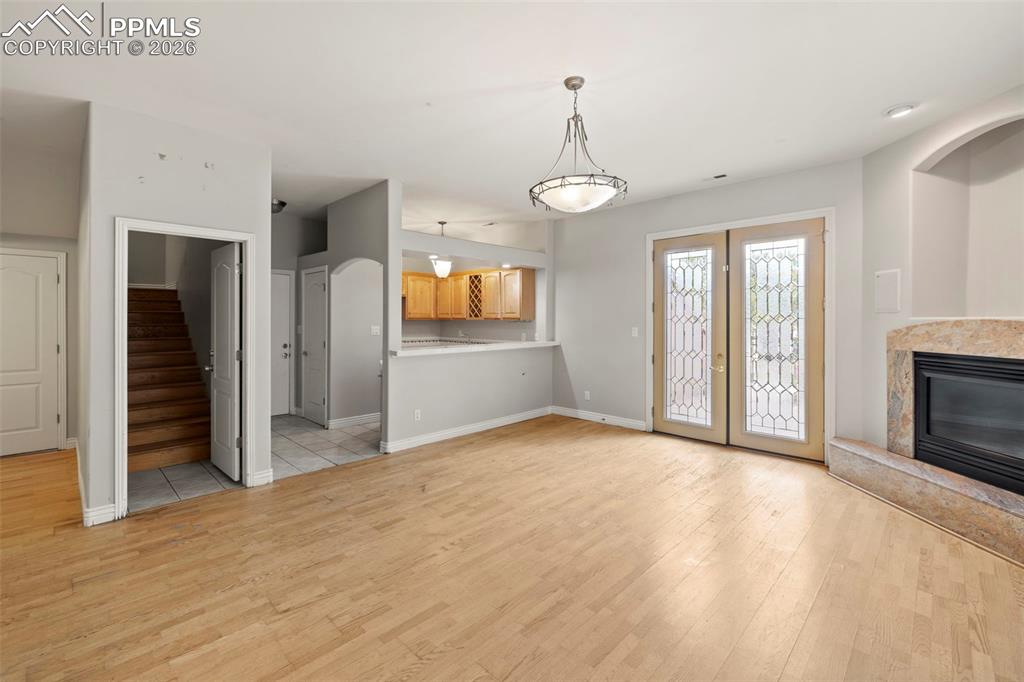 Image 34 of 50: Office