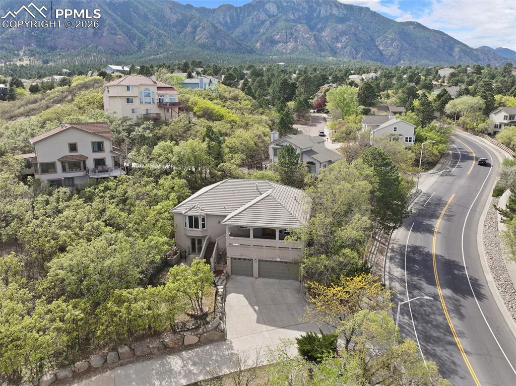 Image 48 of 50: Bathroom