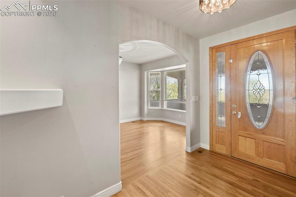 Image 6 of 50: Patio