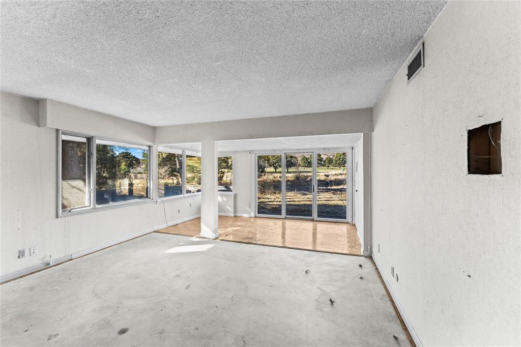 Image 10 of 24: Master Bedroom