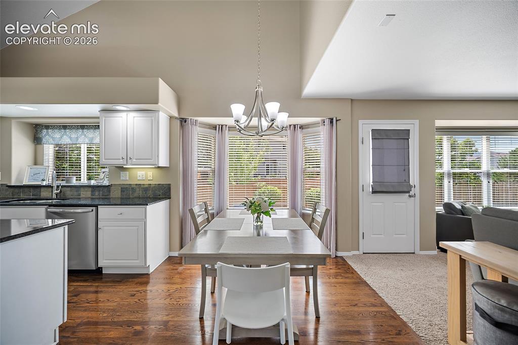 Image 8 of 48: Dining Area