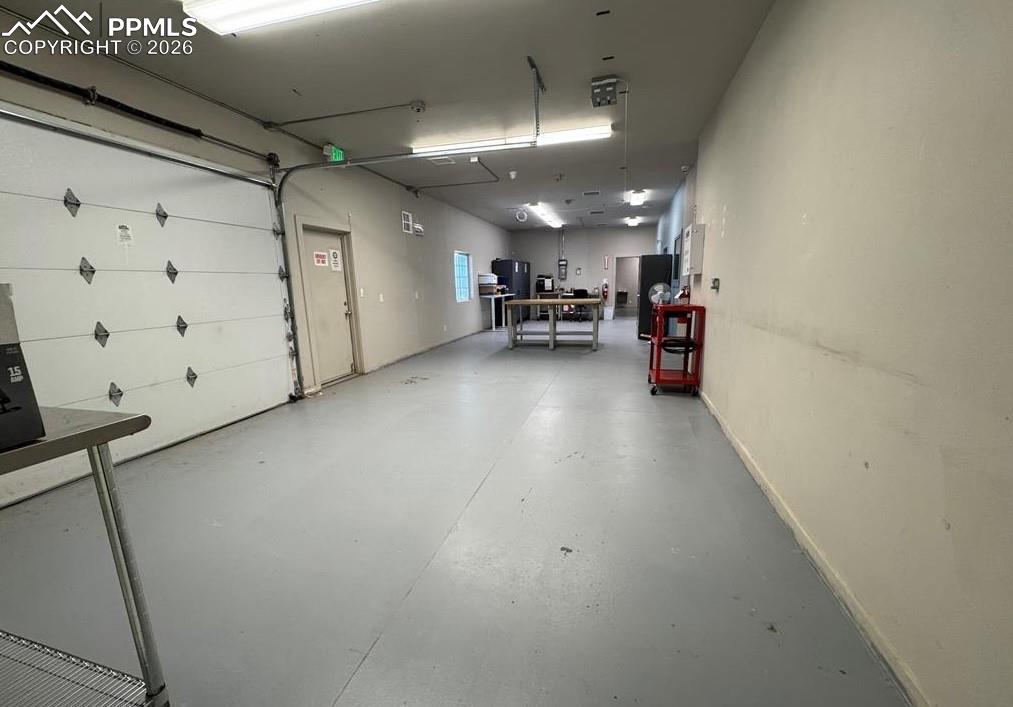 Image 29 of 50: Garage