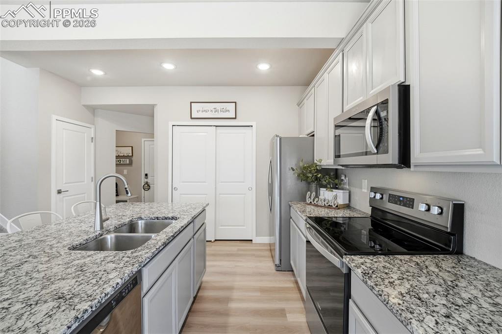 Image 8 of 42: Kitchen