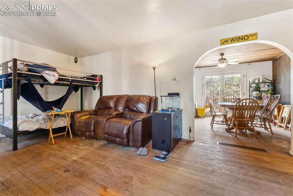 Image 7 of 23: Living Room