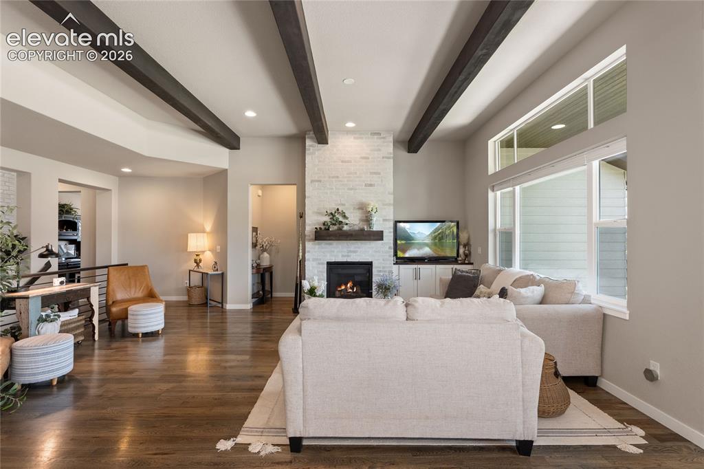 Image 14 of 41: Living Room