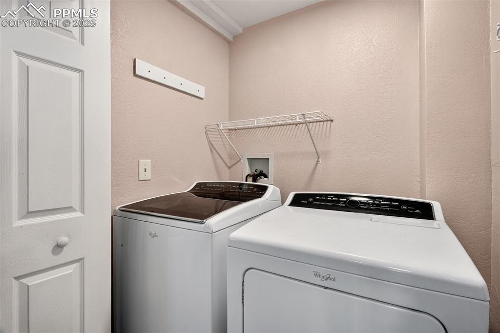 Image 21 of 40: Laundry