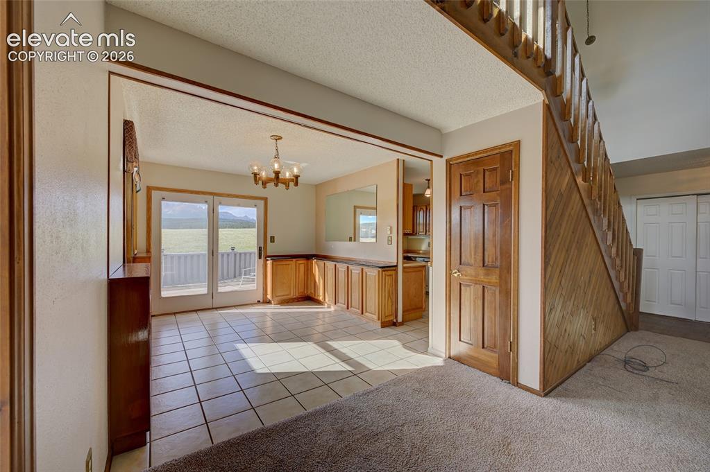 Image 7 of 39: Dining Area