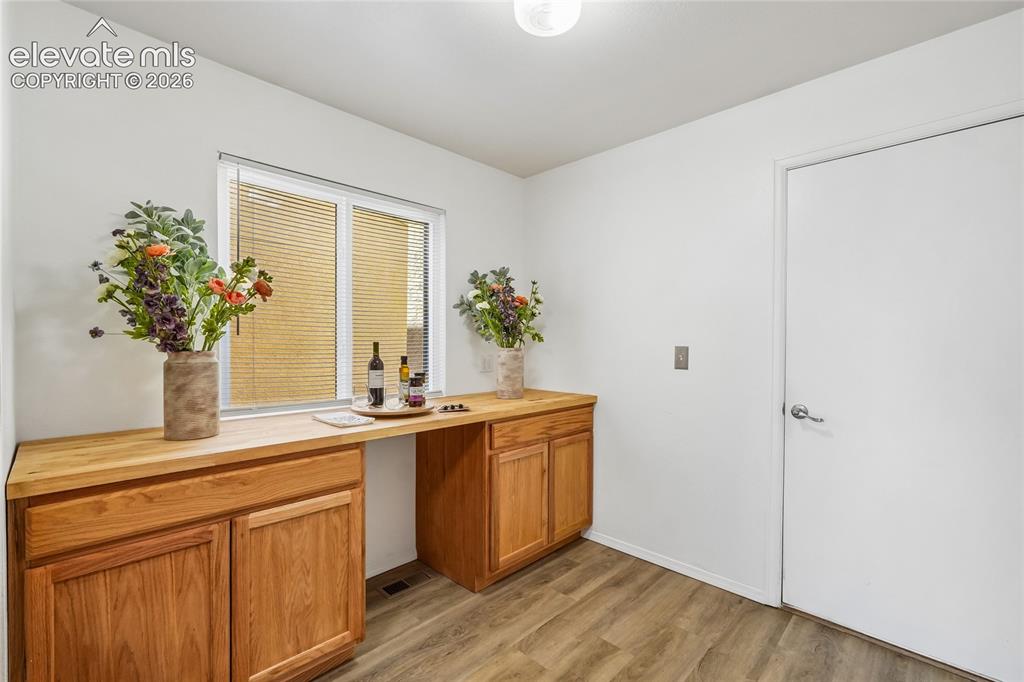 Image 16 of 50: Extension of kitchen, bonus space
