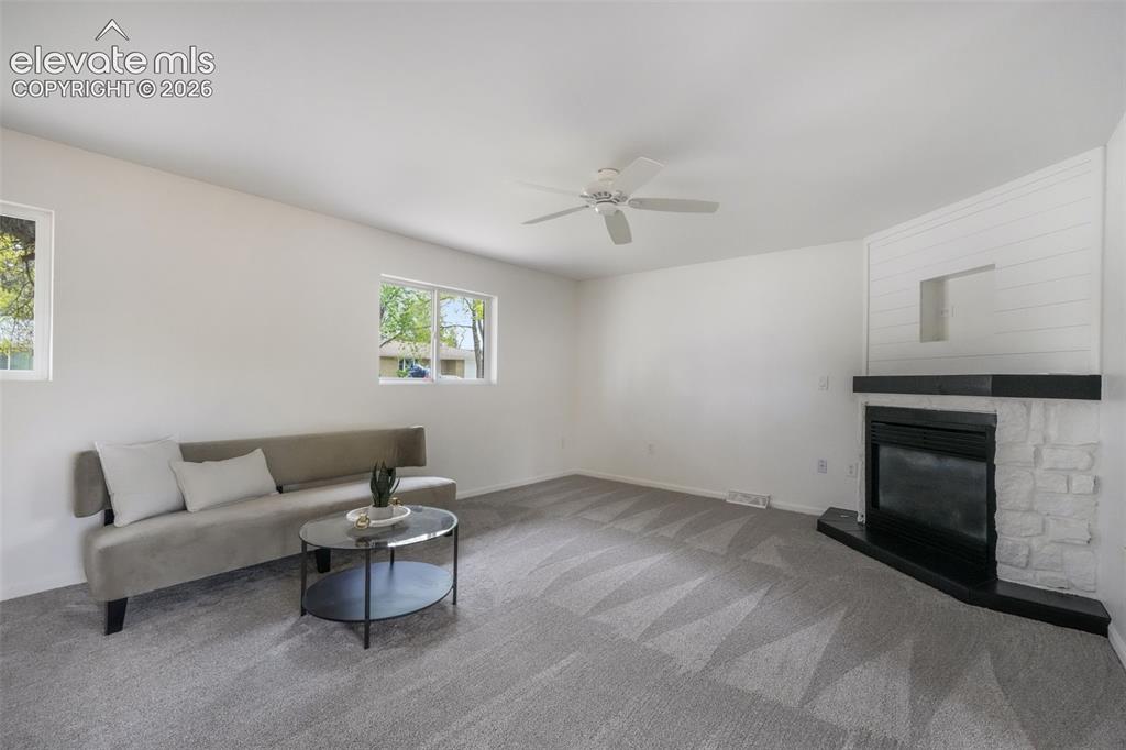 Image 5 of 50: Floor Plan