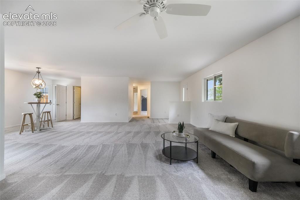Image 7 of 50: Floor Plan