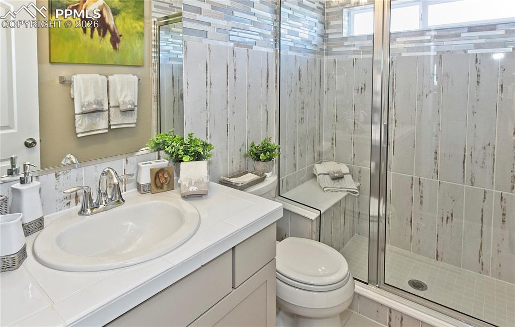 Image 12 of 30: Bathroom