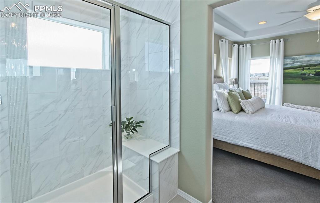 Image 18 of 30: Bathroom