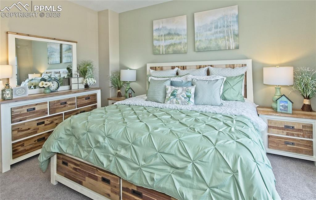 Image 21 of 30: Bedroom