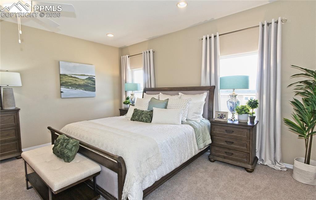 Image 22 of 30: Bedroom