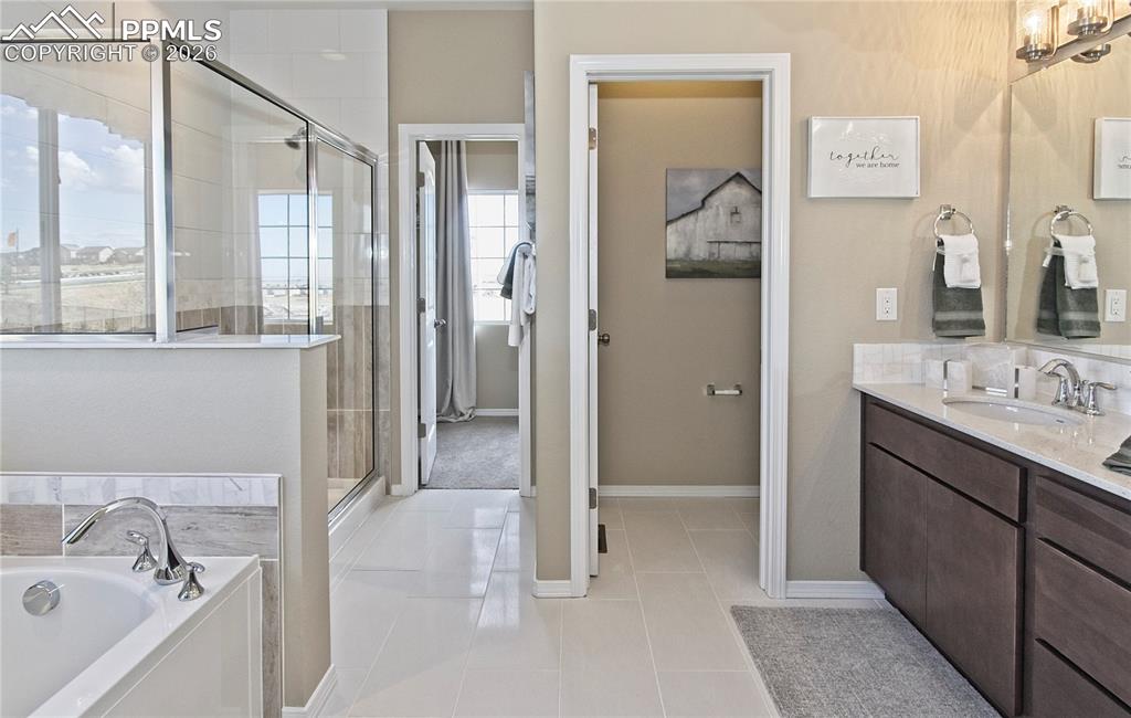 Image 24 of 30: Bathroom