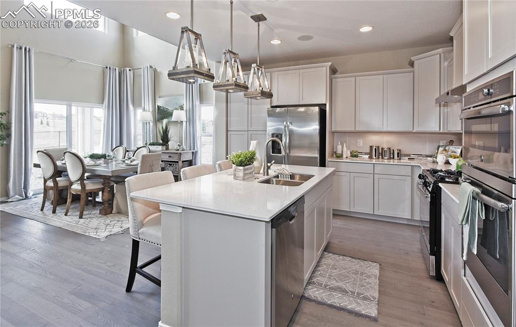 Image 6 of 30: Kitchen