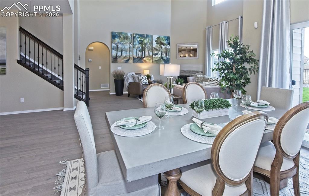 Image 9 of 30: Dining Area