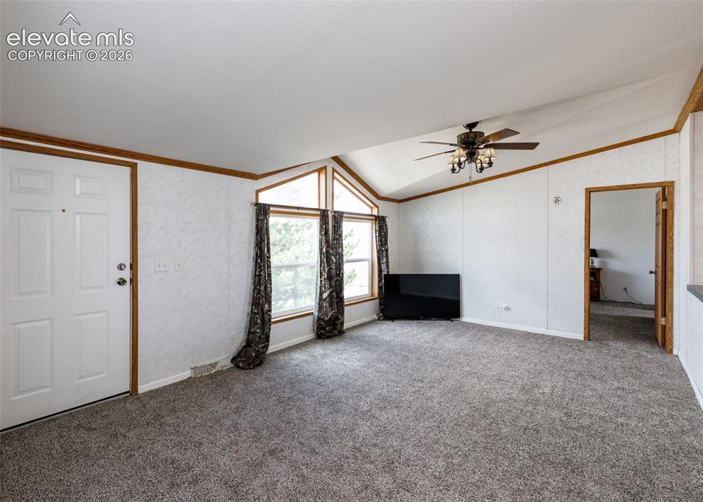 Image 5 of 40: Living Room