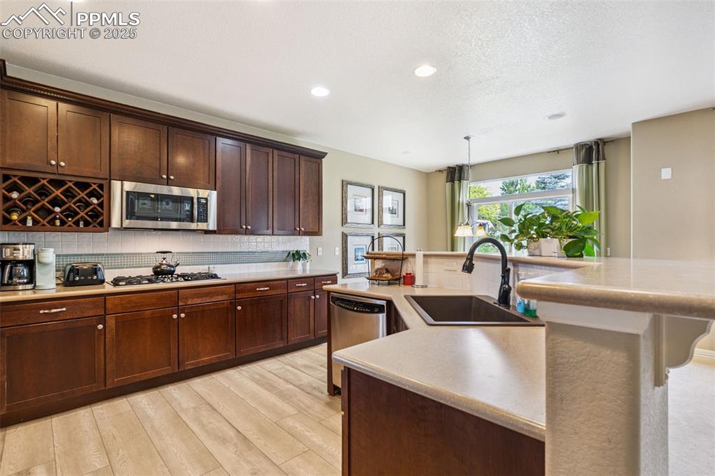 Image 11 of 35: Kitchen