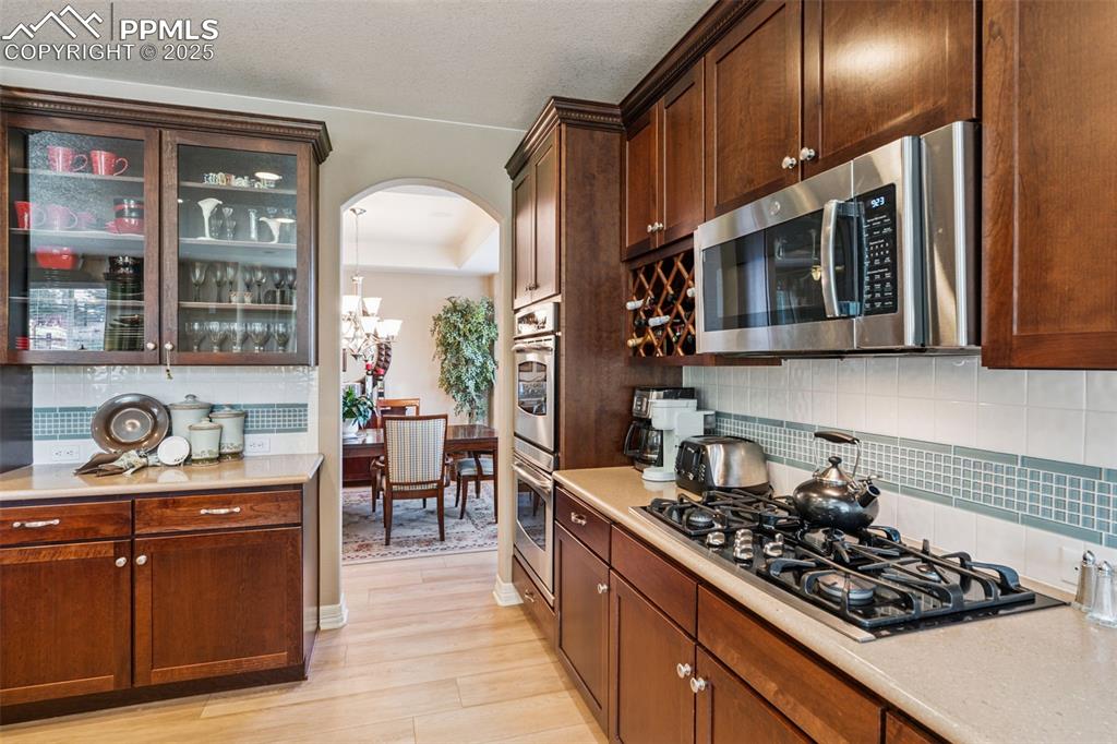 Image 14 of 35: Kitchen