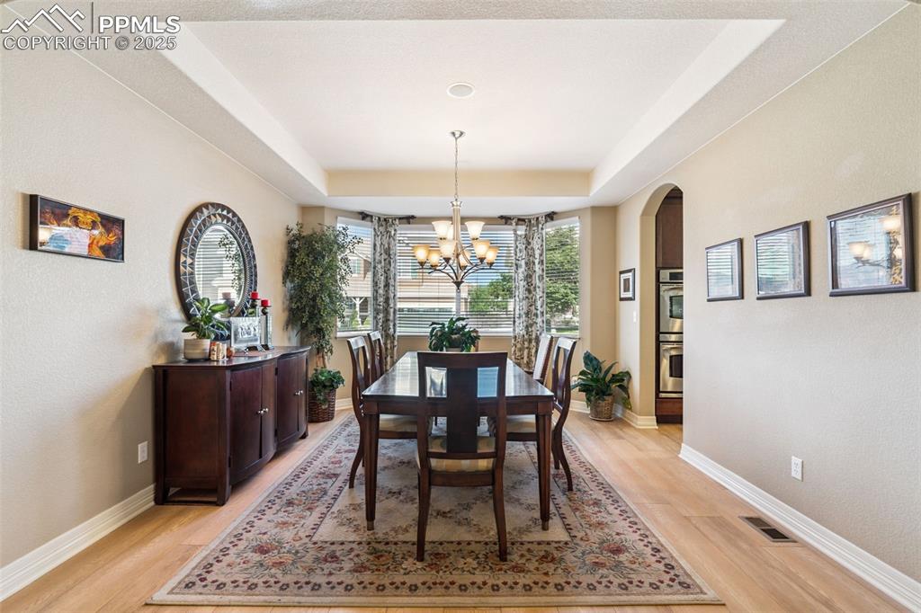 Image 8 of 35: Dining Area