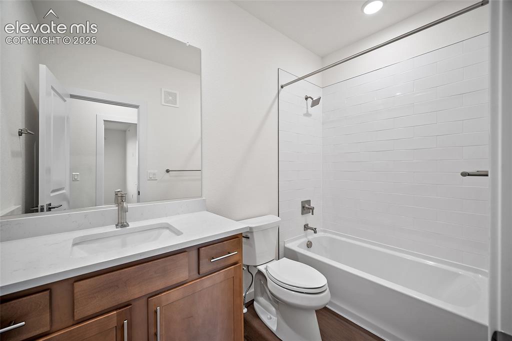 Image 10 of 22: Bathroom