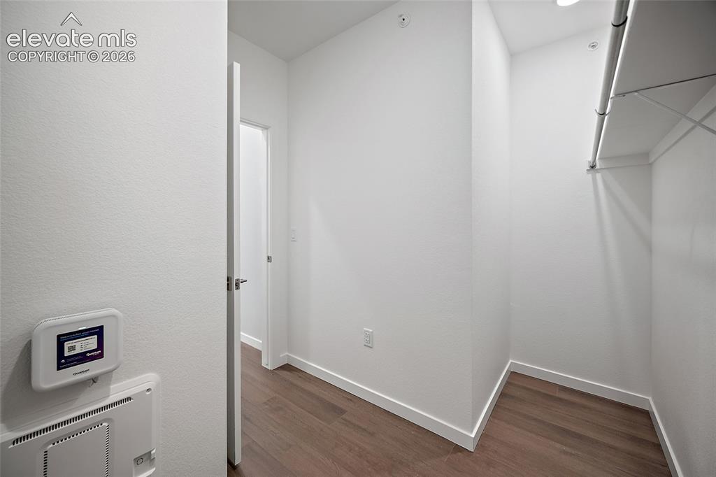 Image 15 of 22: Closet