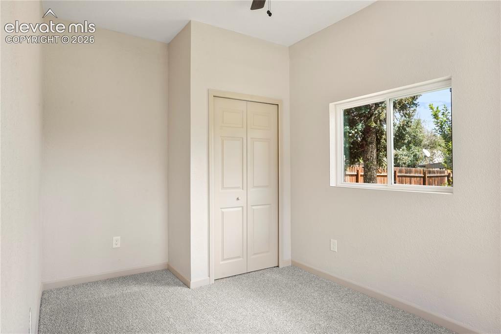 Image 4 of 15: Bedroom