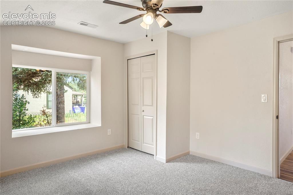 Image 5 of 15: Bedroom